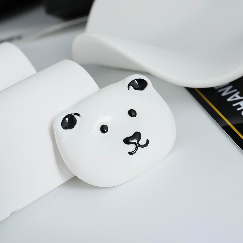 Chanel Brooch 09yxs52